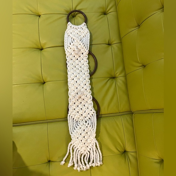 Vintage Macrame Wooden Towel Holder 1970s Bohemian Boho Chic 70s Retro MCM - Picture 3 of 11